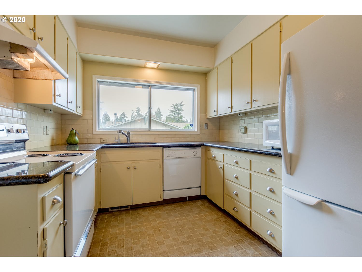 8101 Southwest Locust Street Portland, OR 97223 - Photo 7 of 19 Gallery Image 7
