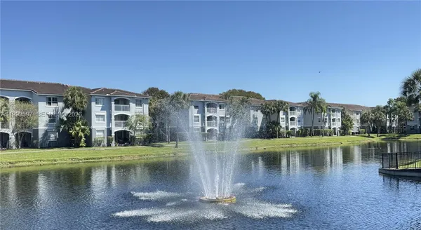 $2,100 | 9640 Northwest 2nd Street, Unit 5204, Pembroke Pines, FL 33024