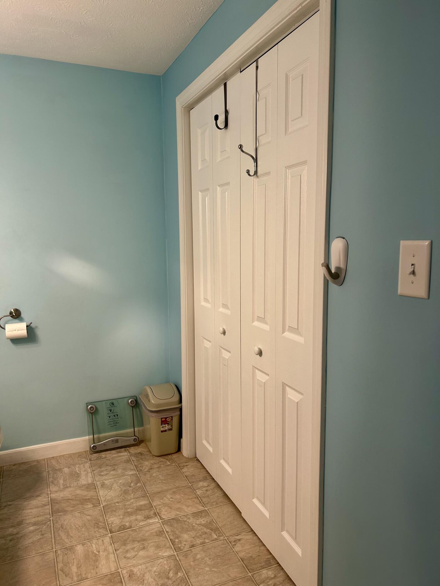 538 Main Street, Unit 3 Springvale, ME 04083 - Photo 13 of 30 IMG_4617