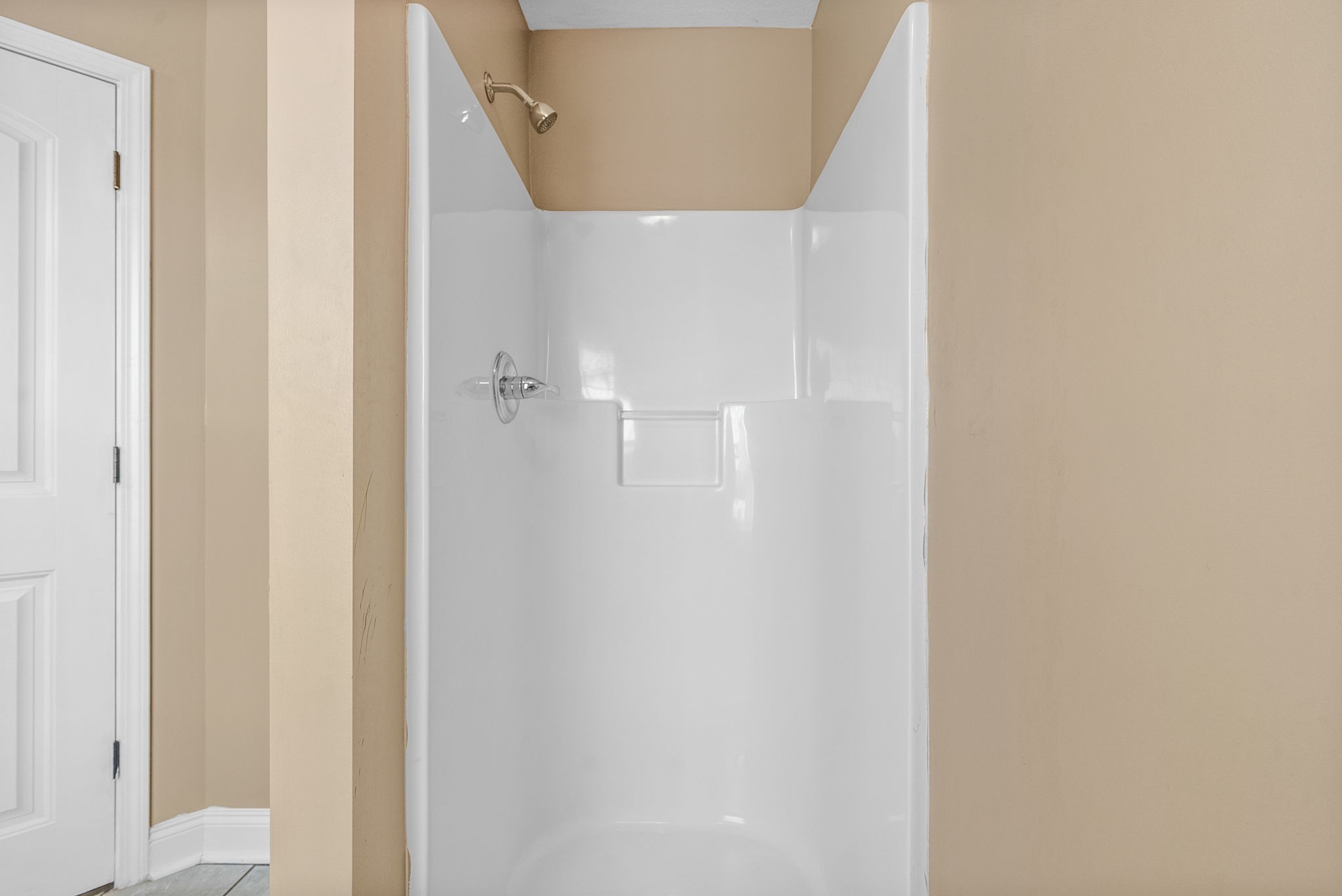 1769 Spring Water Drive, Unit C Clarksville, TN 37040 - Photo 22 of 25 a bathroom with a shower