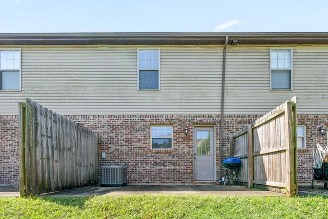 $1,150 | 1769 Spring Water Drive, Unit C, Clarksville, TN 37040