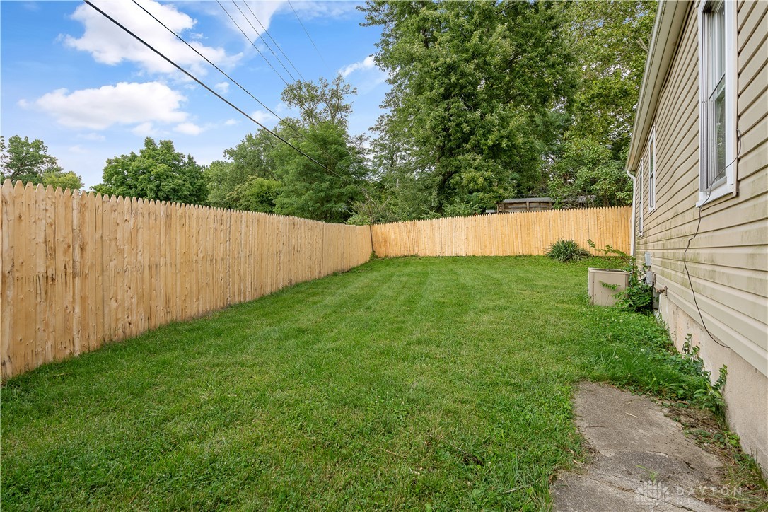 1317 Radio Road Dayton, OH 45403 - Photo 26 of 28