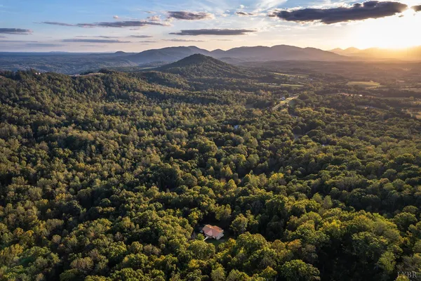 $749,900 | 700 Cloudcroft Drive, Monroe, VA 24574