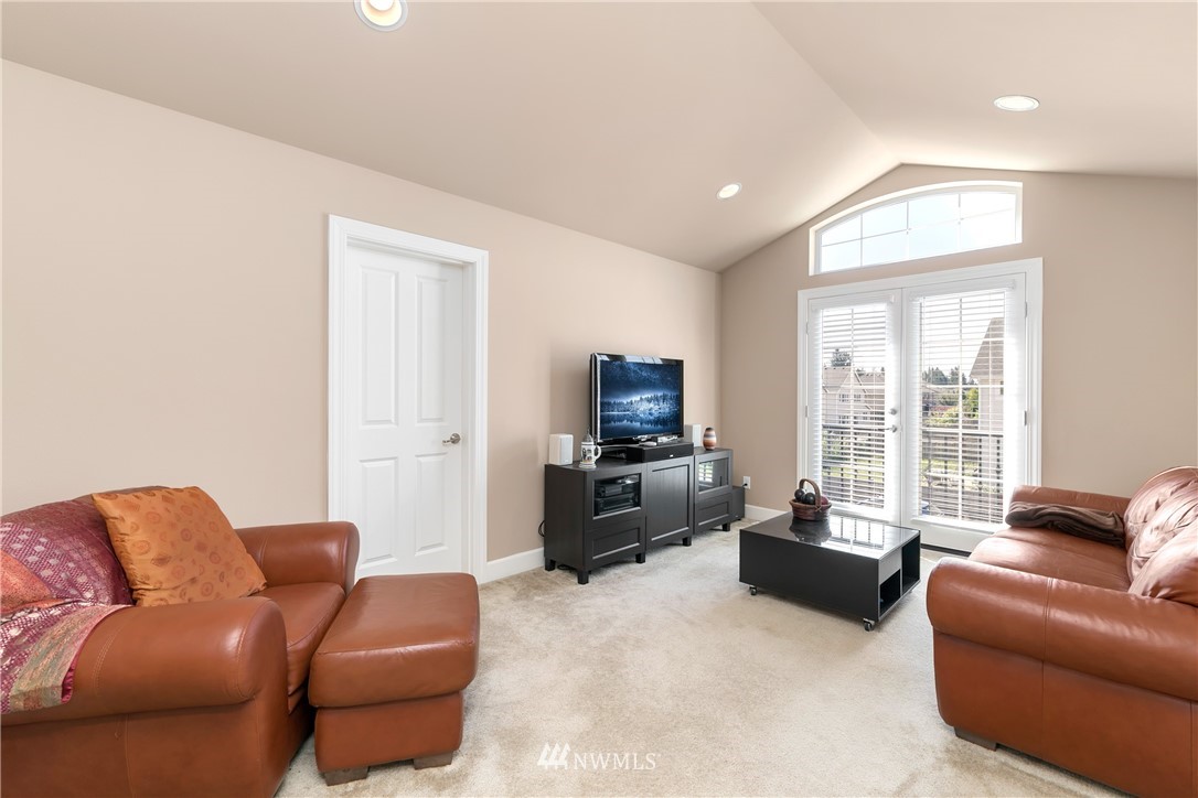 4500 Northeast 2nd Court Renton, WA 98059 - Photo 15 of 22 Gallery Image 15
