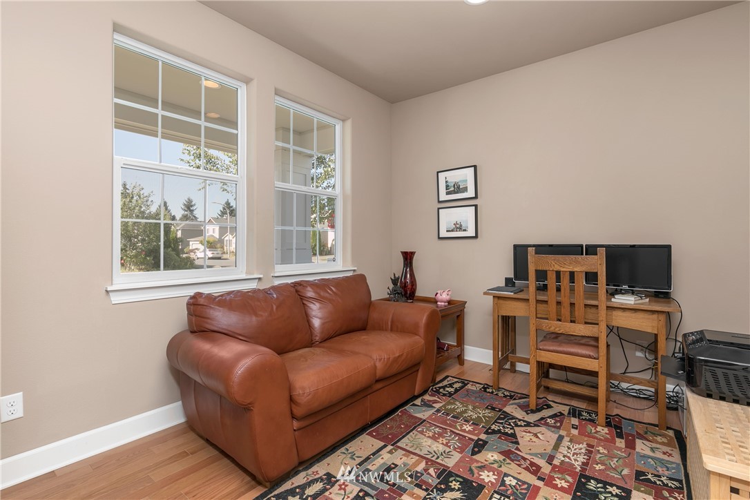 4500 Northeast 2nd Court Renton, WA 98059 - Photo 9 of 22 Gallery Image 9