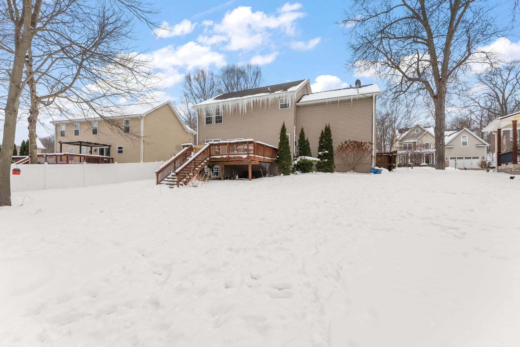 3302 Kestrel Street Valparaiso, IN 46383 - Photo 36 of 39 2048x1365