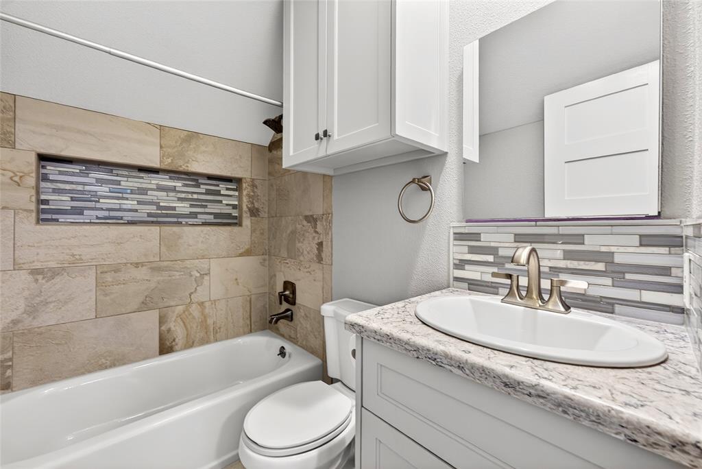 2032 Briar Trail Hurst, TX 76054 - Photo 22 of 33 Upstairs Bathroom