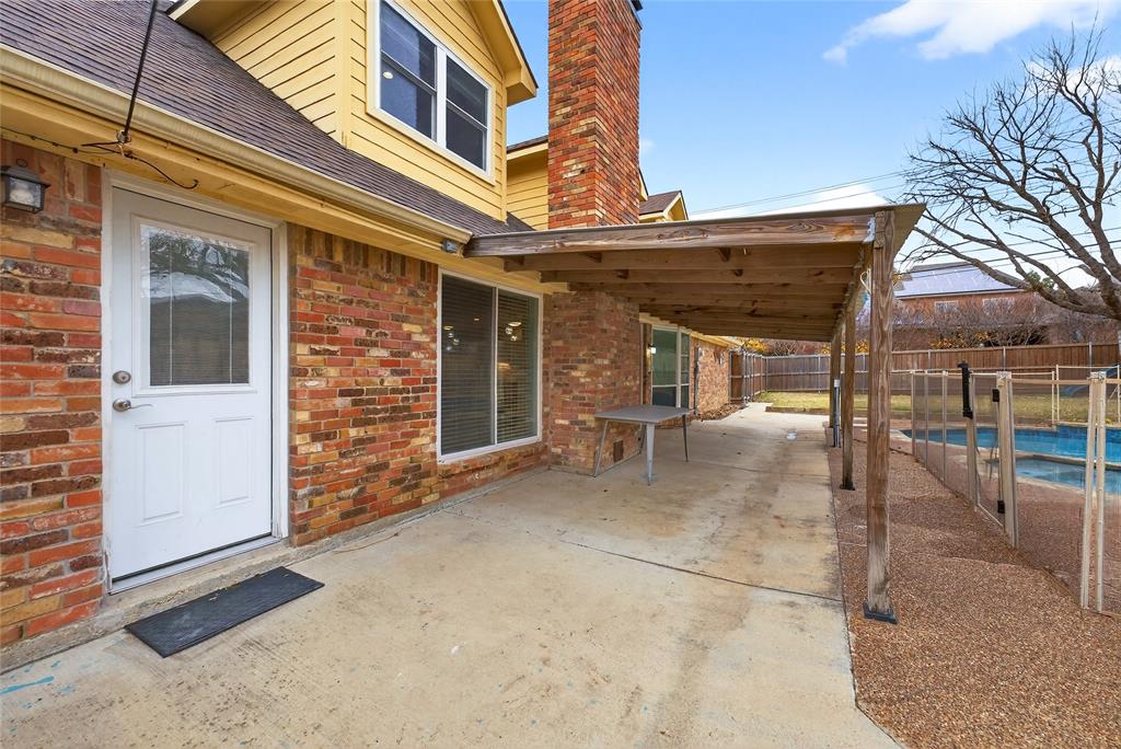 2032 Briar Trail Hurst, TX 76054 - Photo 28 of 33