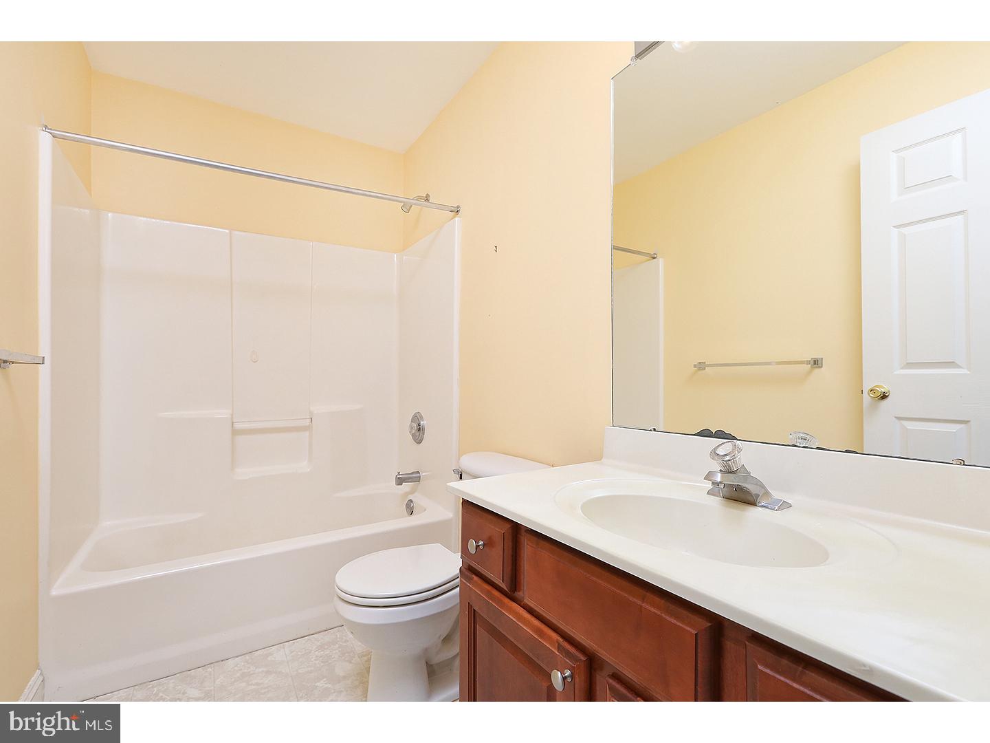 613 Devon Court Mickleton, NJ 08056 - Photo 15 of 25 Bathroom