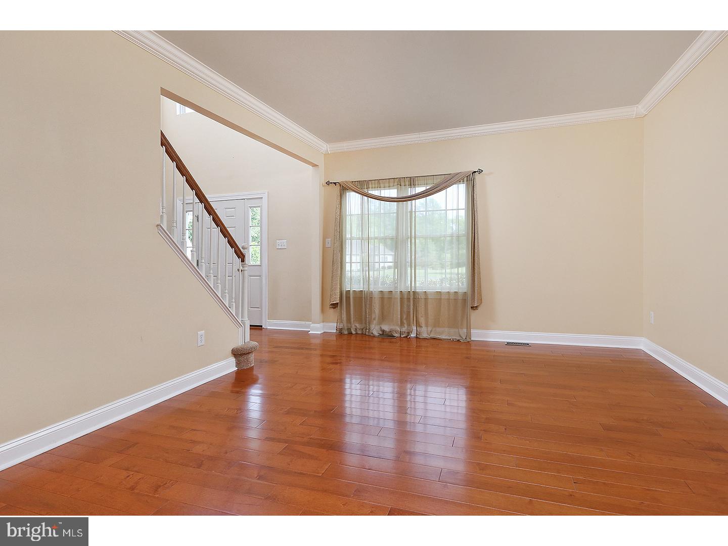 613 Devon Court Mickleton, NJ 08056 - Photo 3 of 25 Living Room