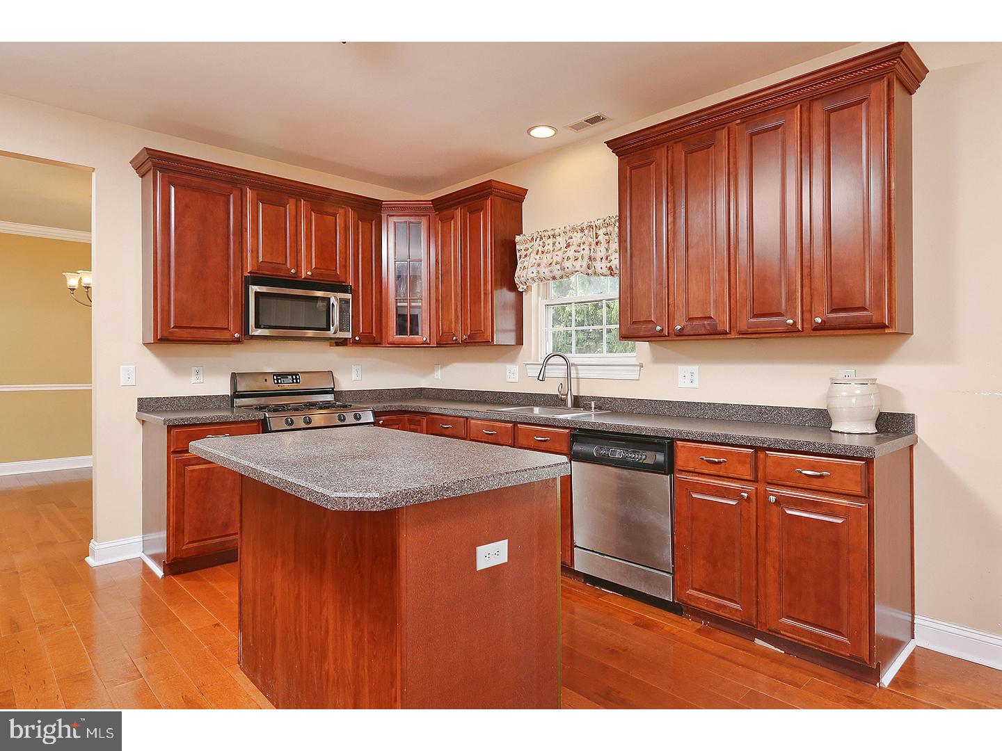 613 Devon Court Mickleton, NJ 08056 - Photo 5 of 25 Kitchen