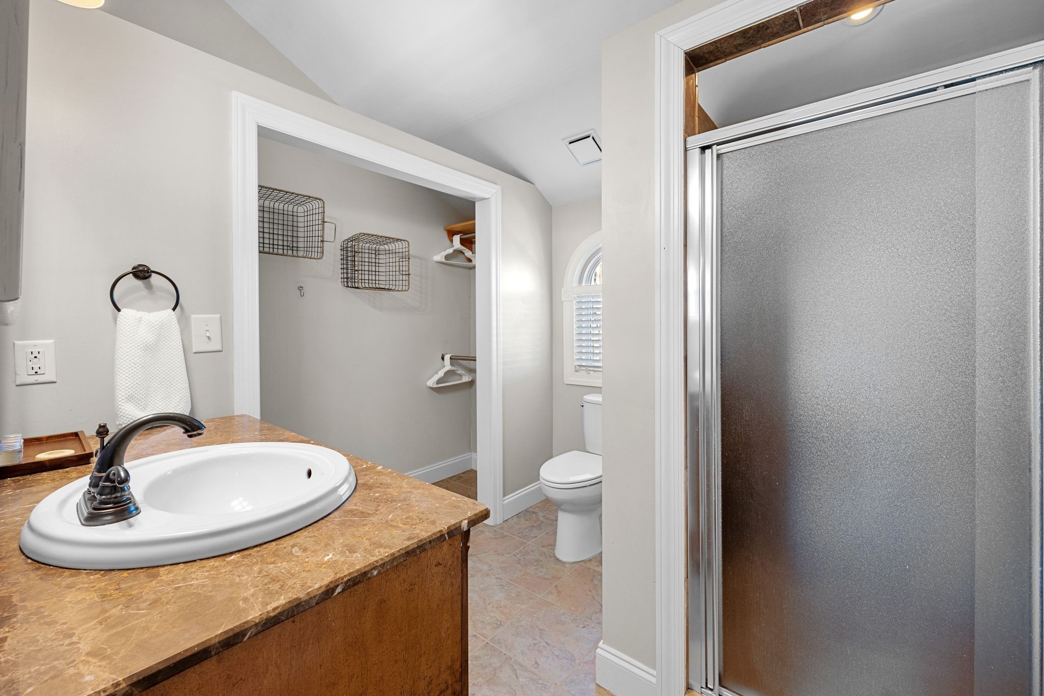 816 Inverness Avenue Nashville, TN 37204 - Photo 22 of 39 a bathroom with a sink and a mirror