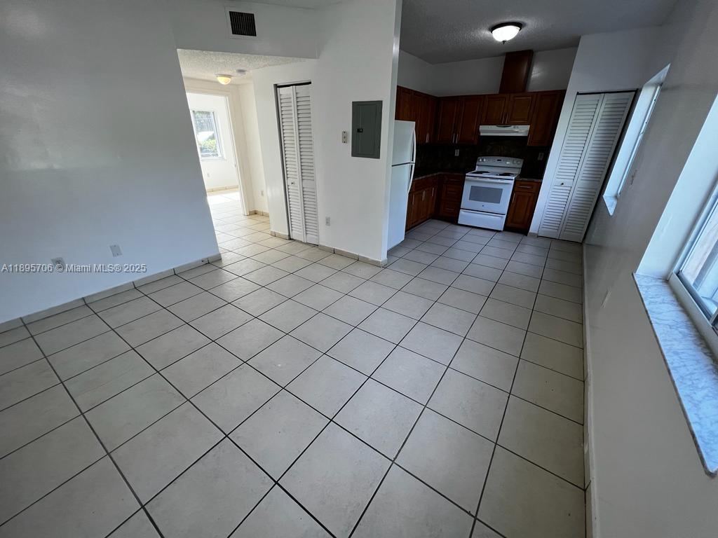 452 Southwest 10th Street, Unit 3 Miami, FL 33130 - Photo 3 of 16