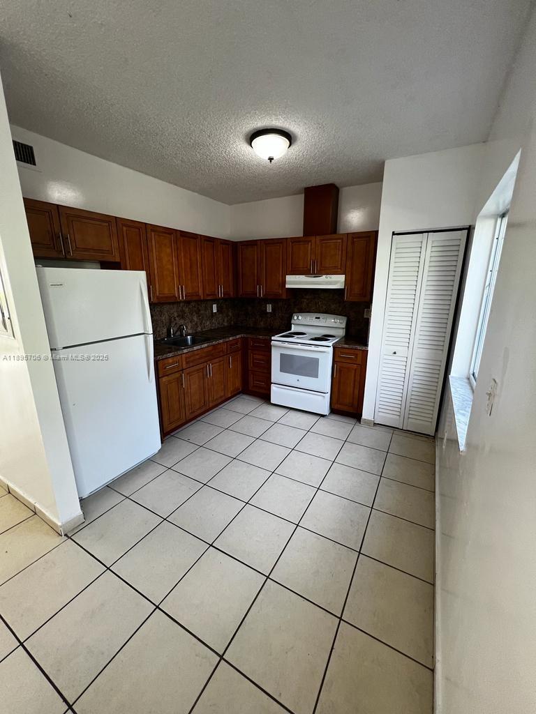 452 Southwest 10th Street, Unit 3 Miami, FL 33130 - Photo 4 of 16