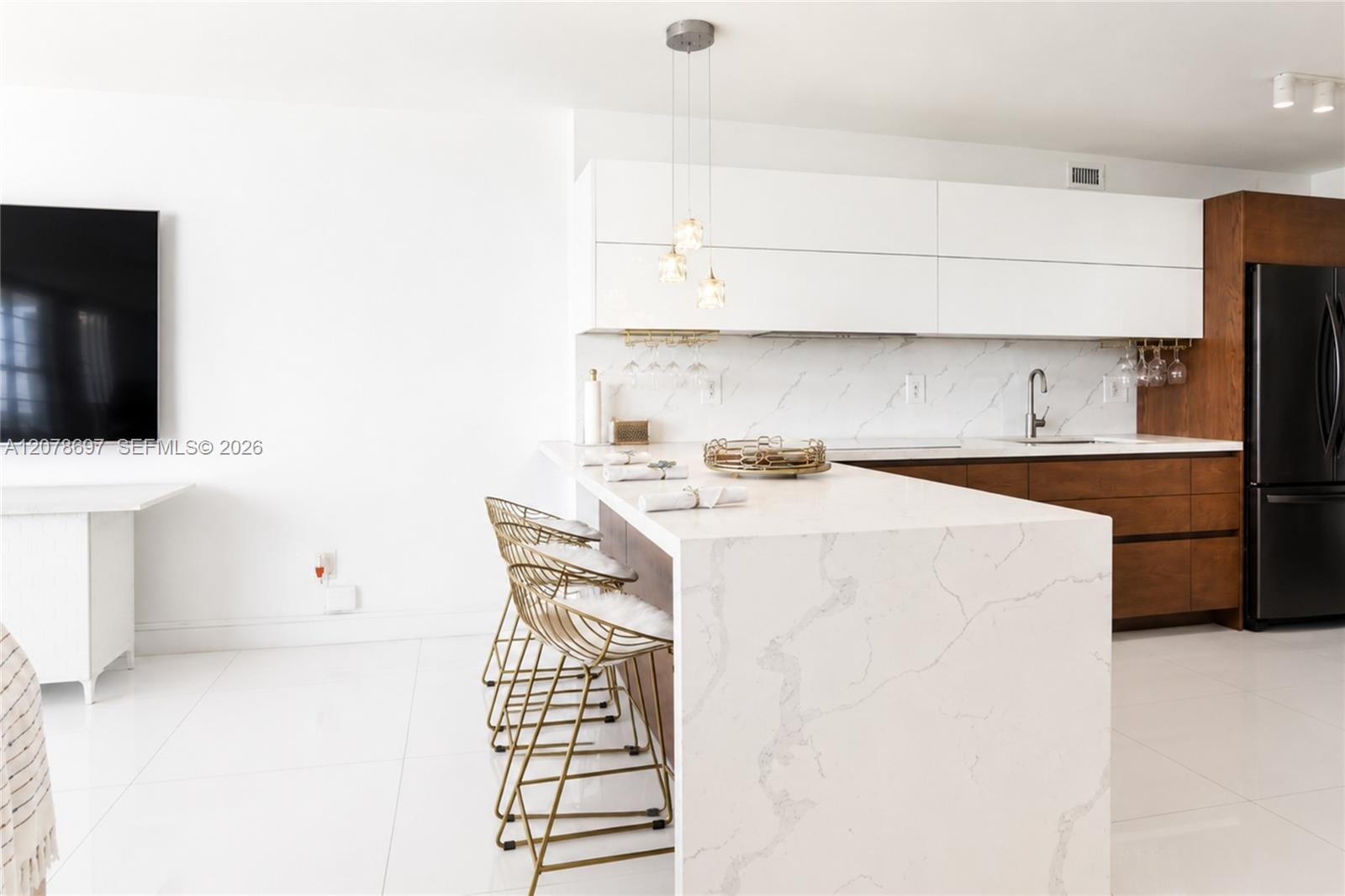 100 Lincoln Road, Unit 1223 Miami Beach, FL 33139 - Photo 15 of 51 Gallery Image 15