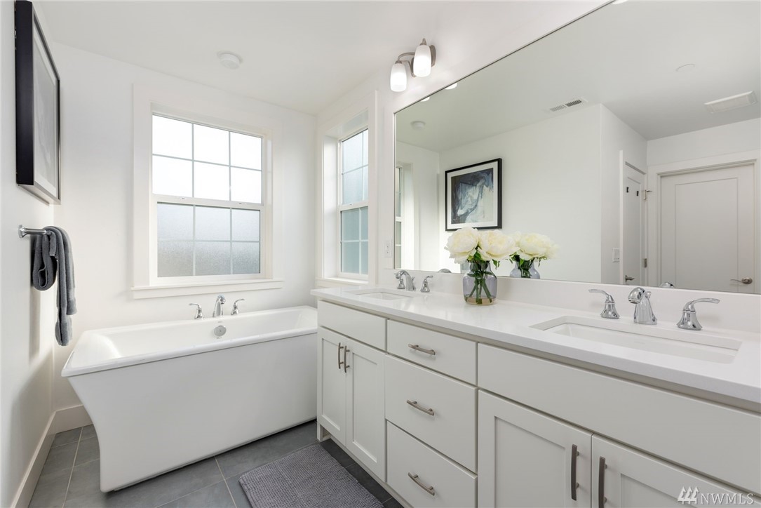 7025 119th Way Northeast, Unit B Kirkland, WA 98033 - Photo 14 of 31