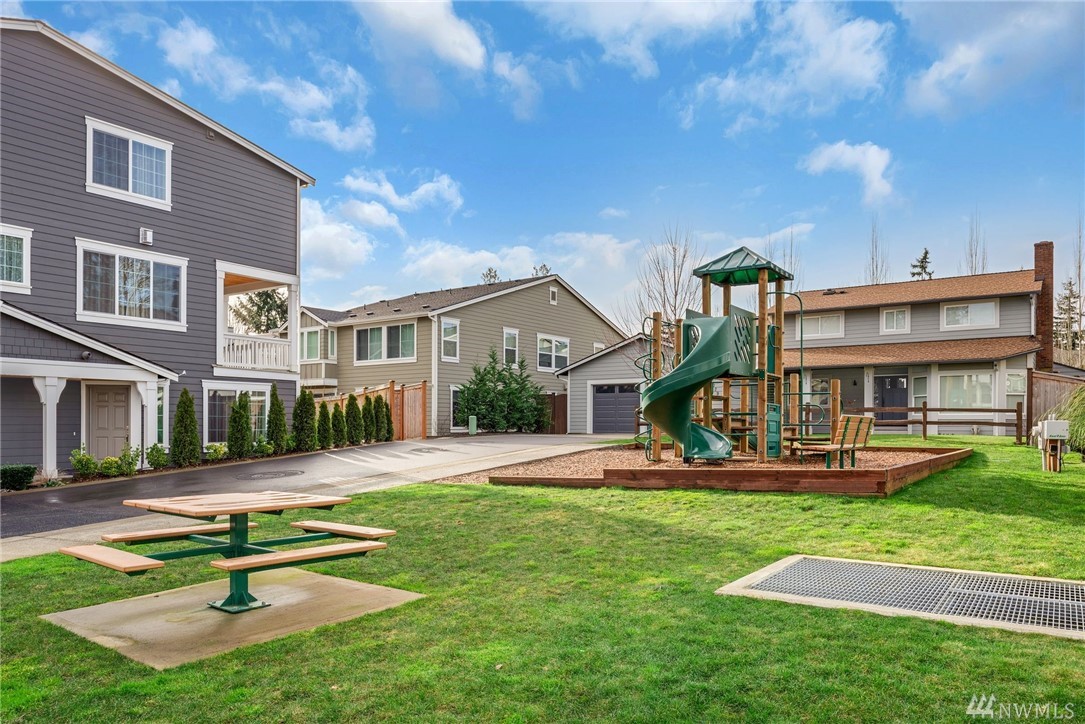 7025 119th Way Northeast, Unit B Kirkland, WA 98033 - Photo 27 of 31