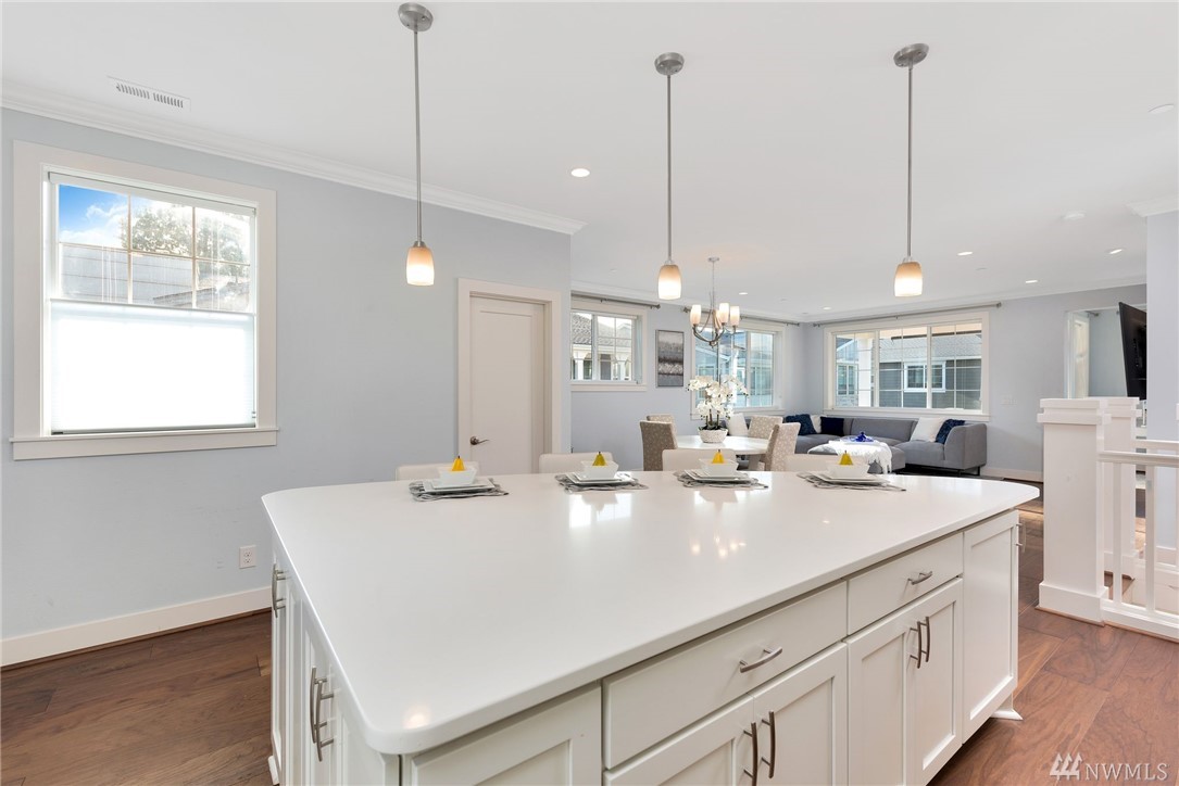 7025 119th Way Northeast, Unit B Kirkland, WA 98033 - Photo 5 of 31