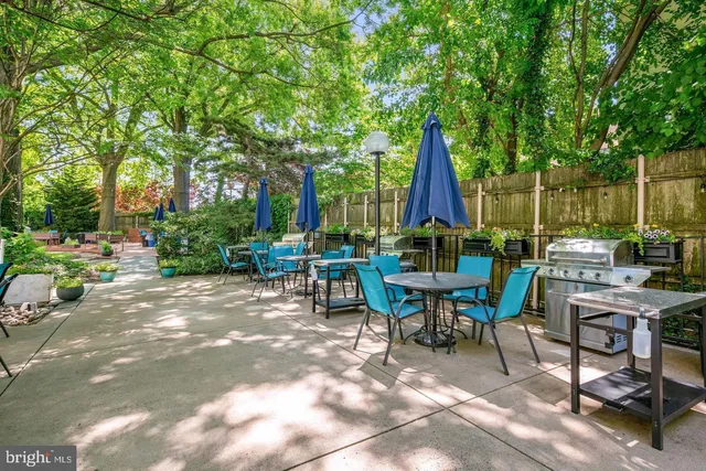 a view of a sitting area with furniture and garden