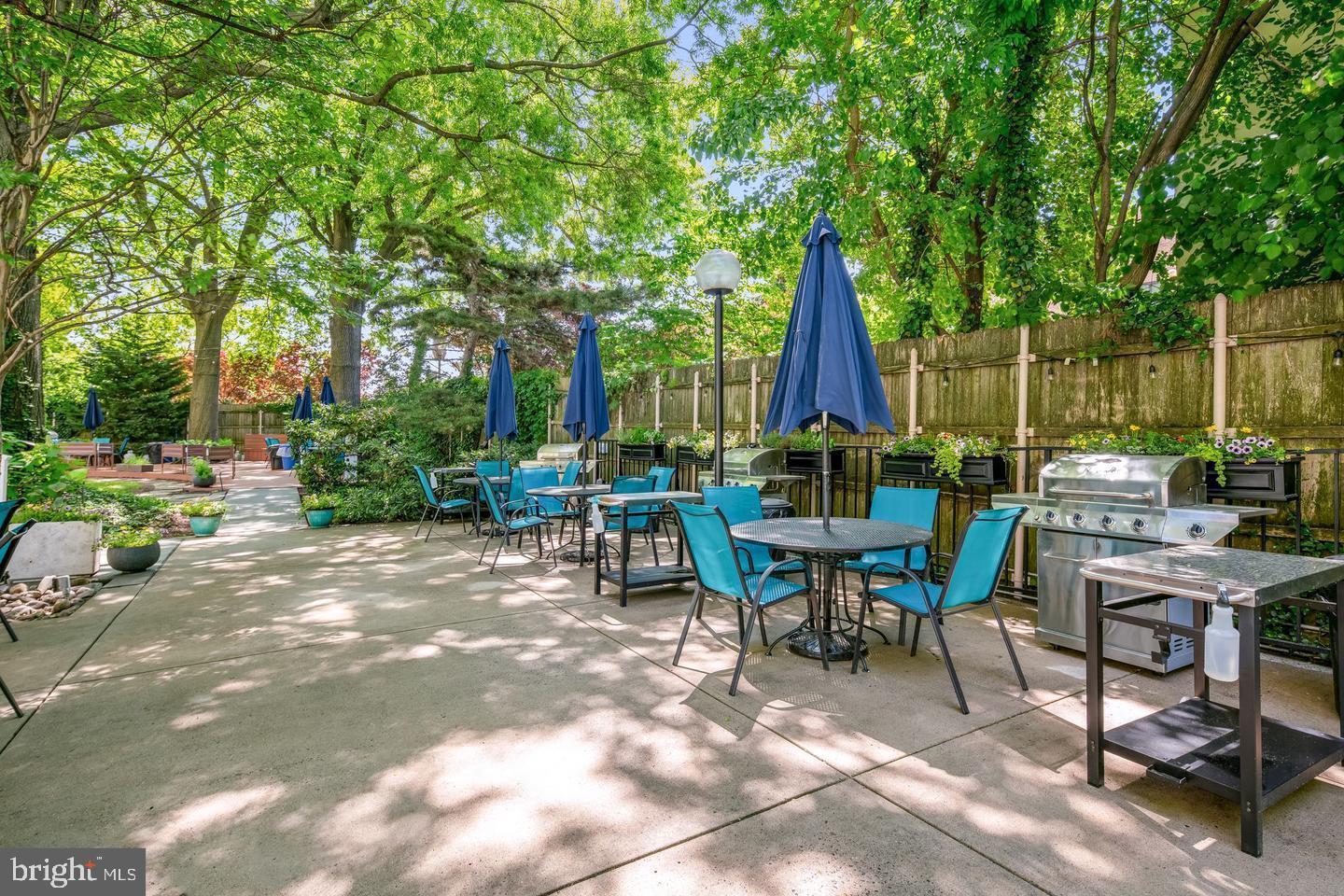 220 Locust Street, Unit 9HS Philadelphia, PA 19106 - Photo 20 of 28