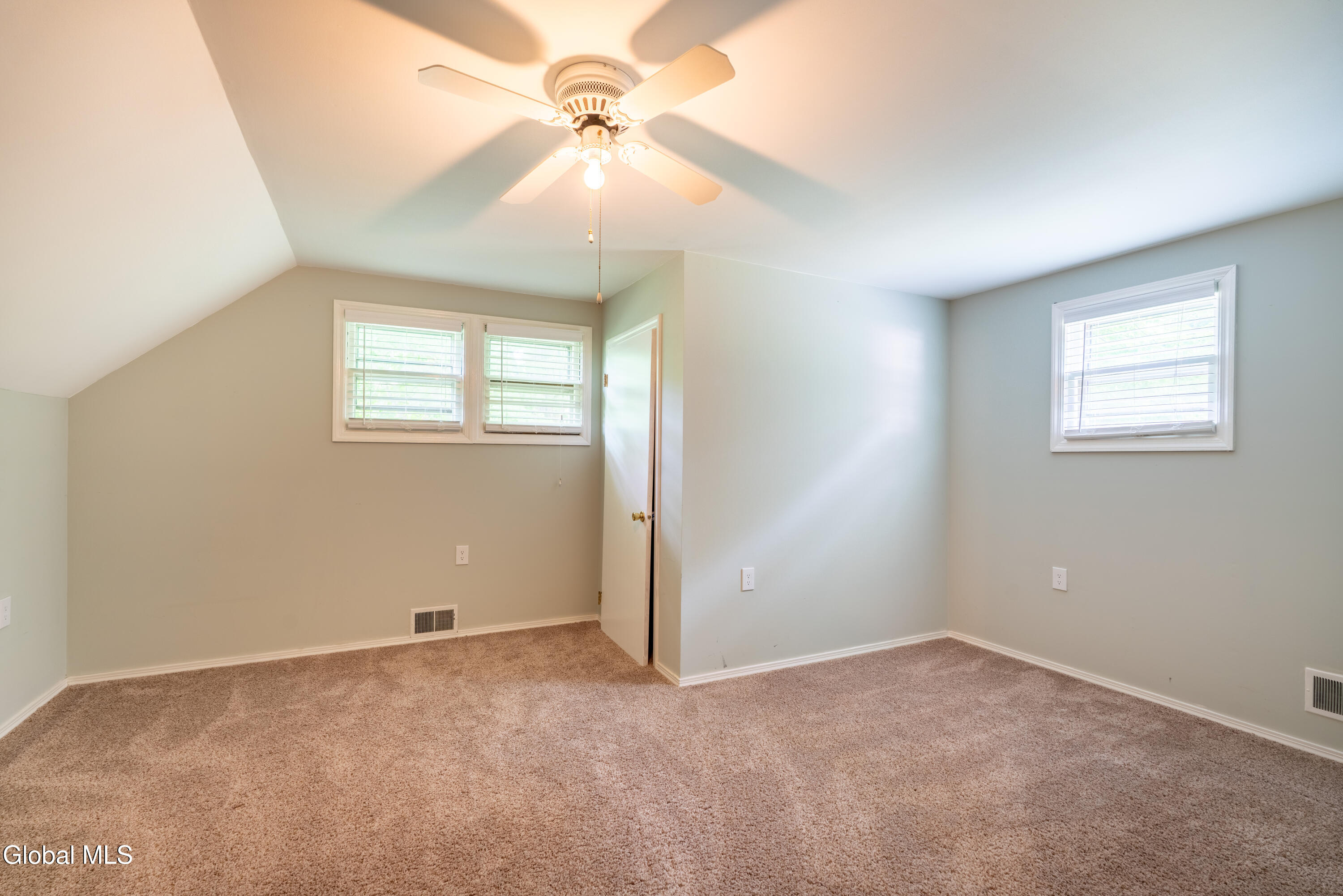98 Meadowbrook Road Saratoga Springs, NY 12866 - Photo 8 of 17 98 Meadowbrook-20