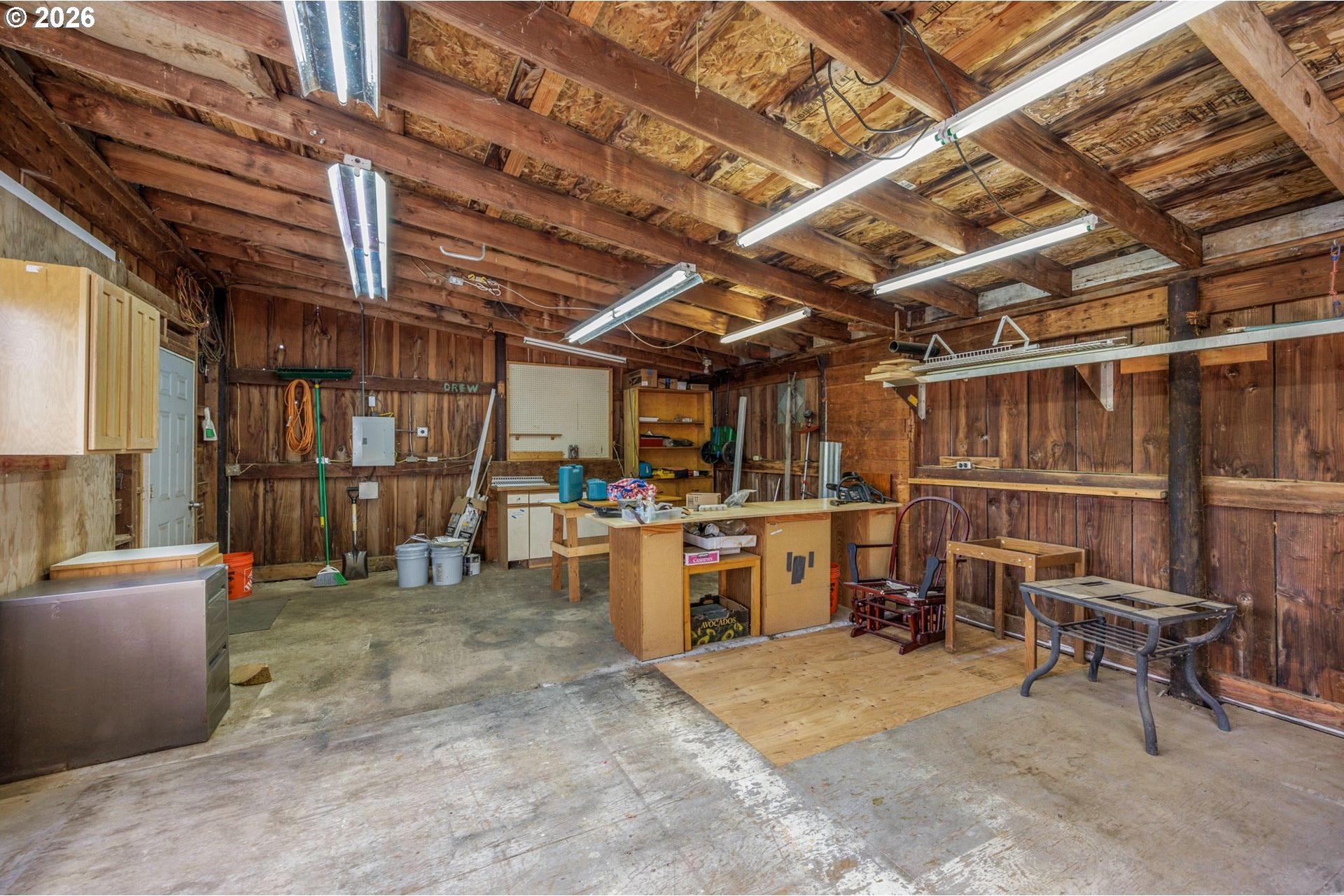 13528 Northeast Denbrook Road Aurora, OR 97002 - Photo 33 of 40 Gallery Image 33