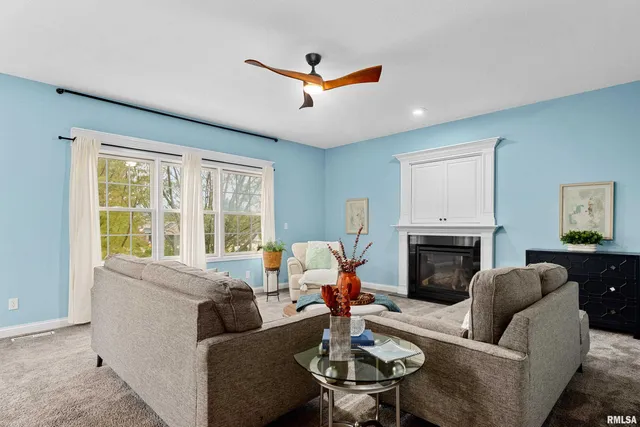 $495,000 | 7027 North Buckeye Drive, Edwards, IL 61528