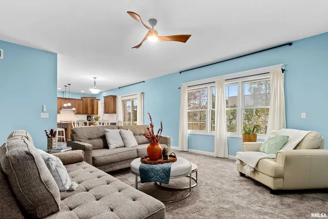 $495,000 | 7027 North Buckeye Drive, Edwards, IL 61528