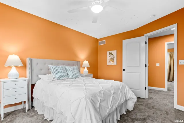 $495,000 | 7027 North Buckeye Drive, Edwards, IL 61528