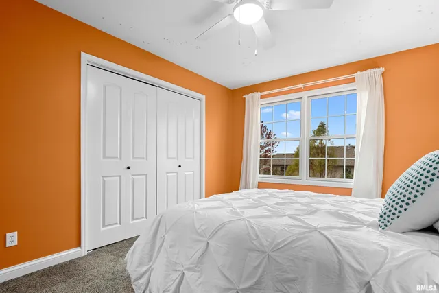 $495,000 | 7027 North Buckeye Drive, Edwards, IL 61528