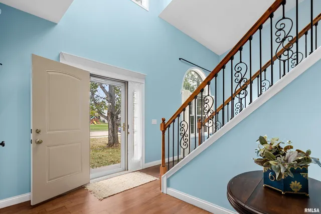 $495,000 | 7027 North Buckeye Drive, Edwards, IL 61528