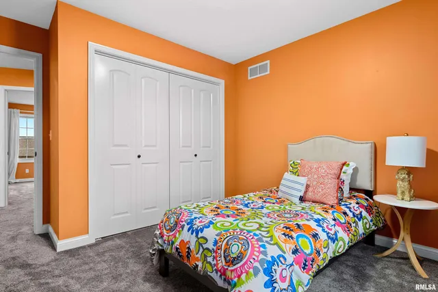 $495,000 | 7027 North Buckeye Drive, Edwards, IL 61528