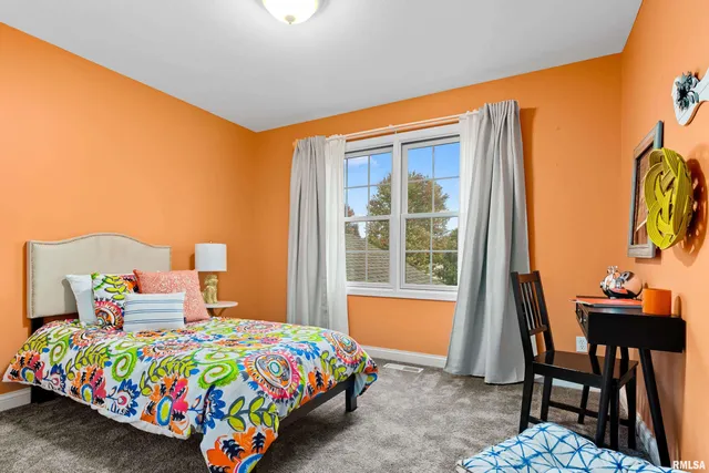 $495,000 | 7027 North Buckeye Drive, Edwards, IL 61528