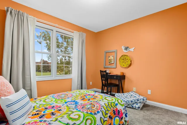 $495,000 | 7027 North Buckeye Drive, Edwards, IL 61528