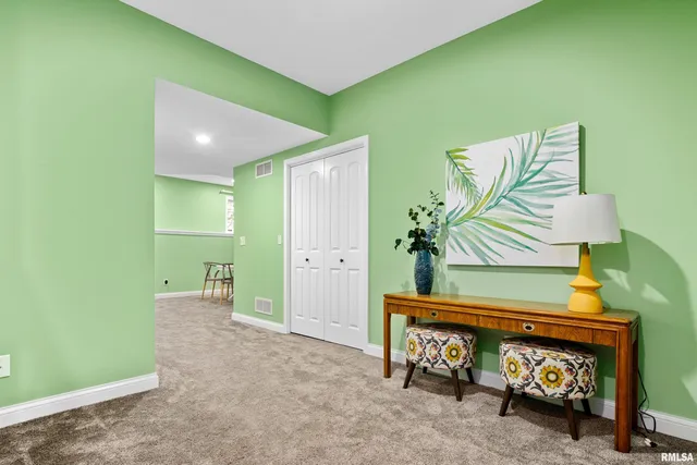 $495,000 | 7027 North Buckeye Drive, Edwards, IL 61528