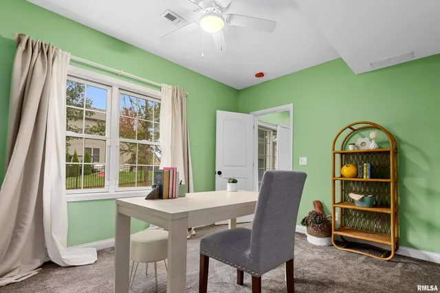 $495,000 | 7027 North Buckeye Drive, Edwards, IL 61528