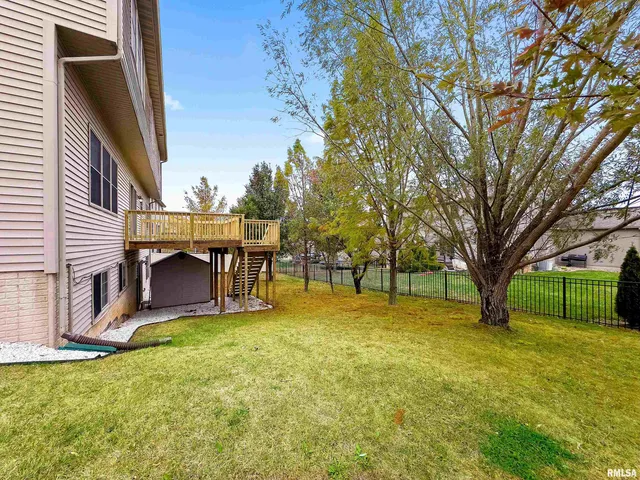 $495,000 | 7027 North Buckeye Drive, Edwards, IL 61528