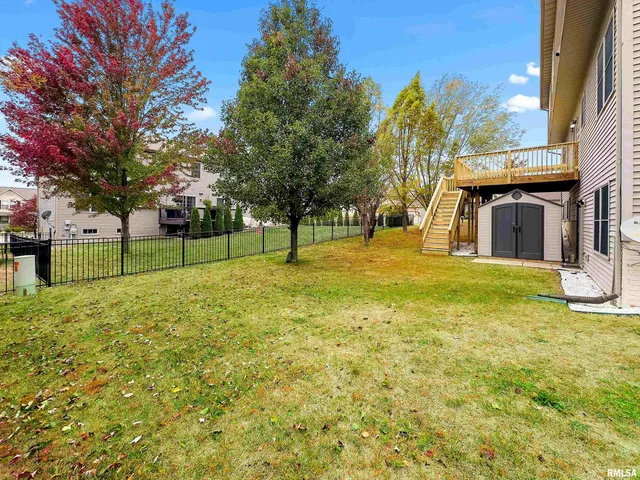 $495,000 | 7027 North Buckeye Drive, Edwards, IL 61528