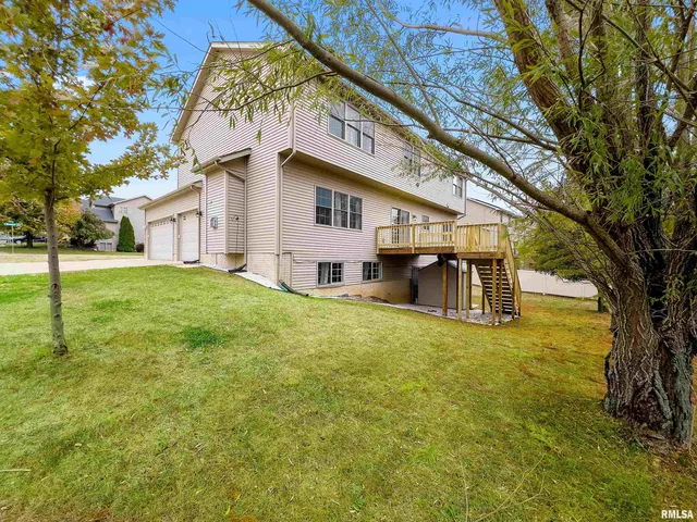 $495,000 | 7027 North Buckeye Drive, Edwards, IL 61528