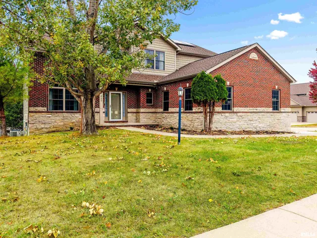 $495,000 | 7027 North Buckeye Drive, Edwards, IL 61528