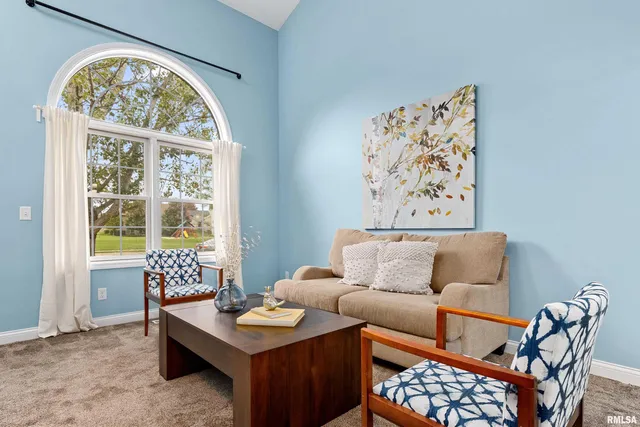 $495,000 | 7027 North Buckeye Drive, Edwards, IL 61528