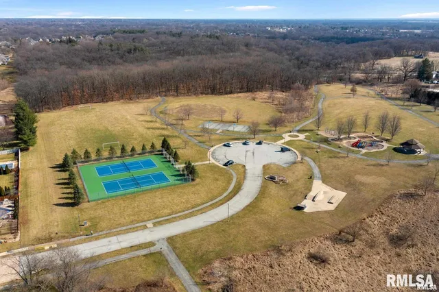 $495,000 | 7027 North Buckeye Drive, Edwards, IL 61528