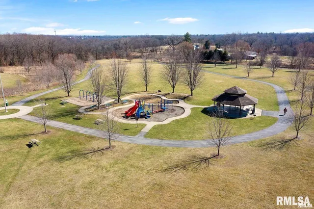 $495,000 | 7027 North Buckeye Drive, Edwards, IL 61528