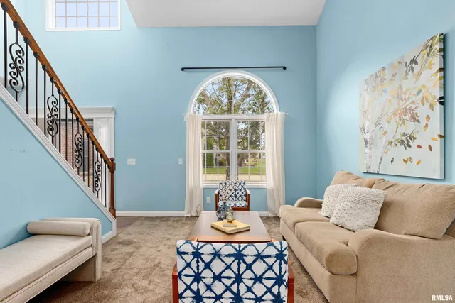 $495,000 | 7027 North Buckeye Drive, Edwards, IL 61528