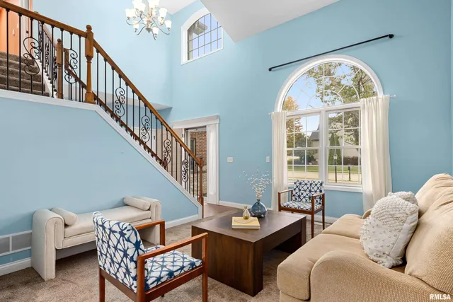 $495,000 | 7027 North Buckeye Drive, Edwards, IL 61528