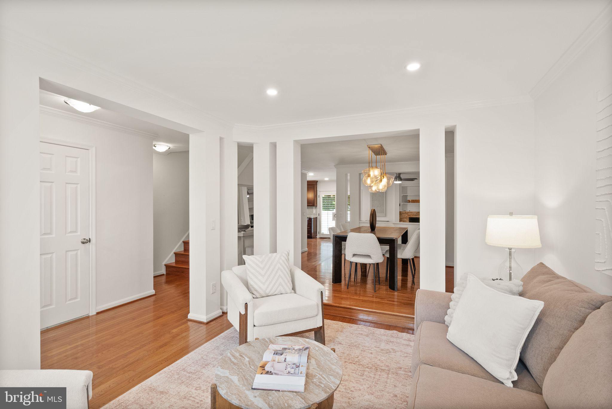12056 Edgemere Circle Reston, VA 20190 - Photo 10 of 64