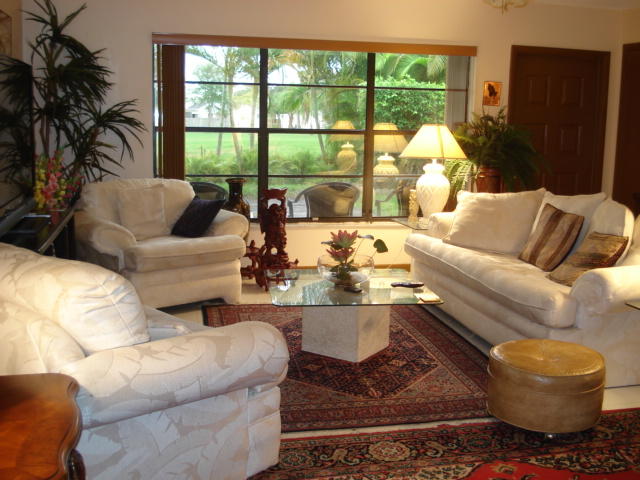 9280 Southwest 61st Way, Unit D Boca Raton, FL 33428 - Photo 3 of 18 Family Room