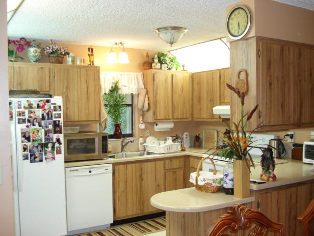 9280 Southwest 61st Way, Unit D Boca Raton, FL 33428 - Photo 7 of 18 Kitchen