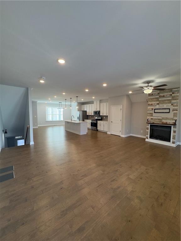 20 Wren Drive Roswell, GA 30076 - Photo 11 of 37 a view of kitchen and a window