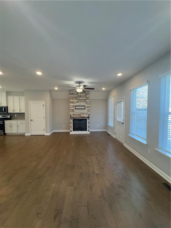20 Wren Drive Roswell, GA 30076 - Photo 12 of 37 a view of empty room with a kitchen